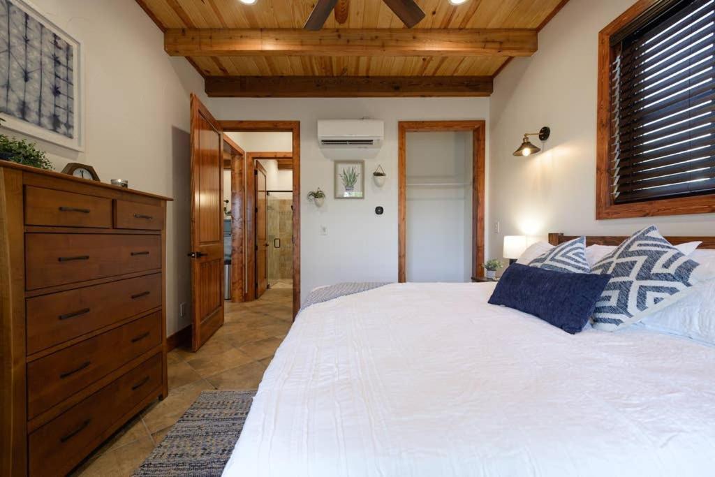 Little Dutch Cabin #1 - 12 Min To Magnolia-Baylor Bellmead Exterior foto