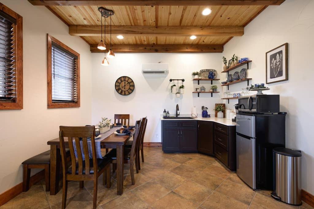 Little Dutch Cabin #1 - 12 Min To Magnolia-Baylor Bellmead Exterior foto